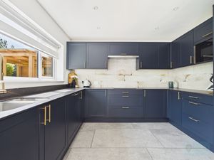 Kitchen- click for photo gallery